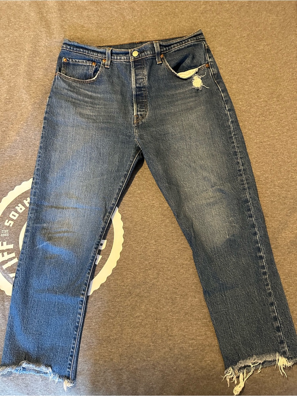 Levi's Women's Medium Blue Cropped Distressed Hem Jeans
